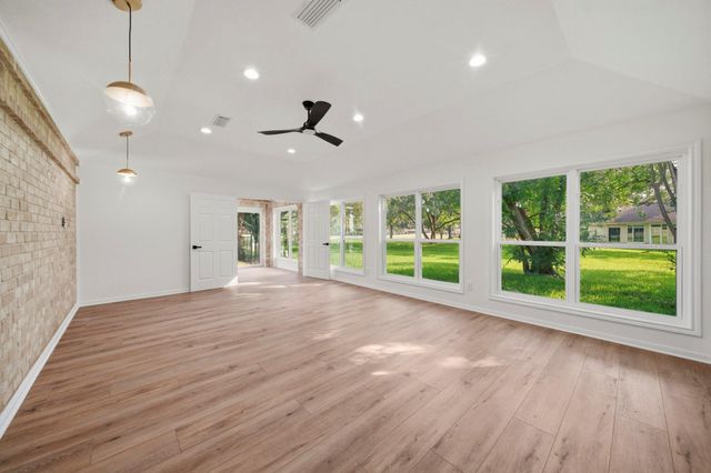 12 Wellington Lane, Sugar Land, TX 77478