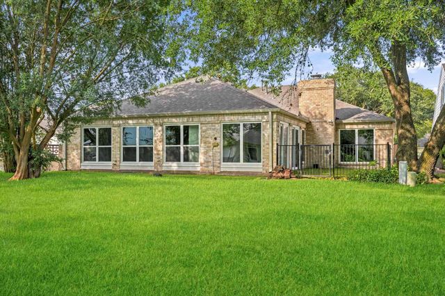 12 Wellington Lane, Sugar Land, TX 77478