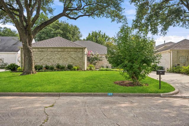 12 Wellington Lane, Sugar Land, TX 77478