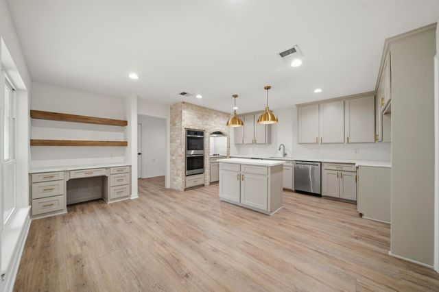 12 Wellington Lane, Sugar Land, TX 77478