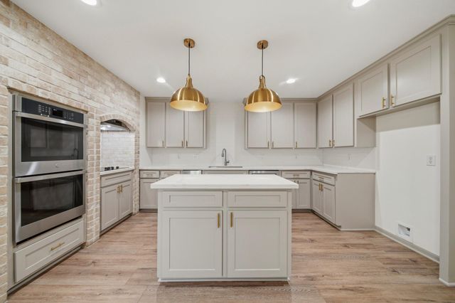 12 Wellington Lane, Sugar Land, TX 77478