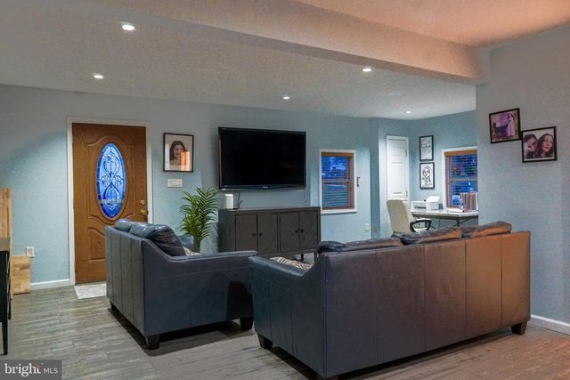 172 POINSETT LN, Frederick, MD 21702