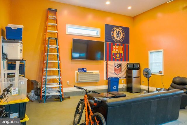 172 POINSETT LN, Frederick, MD 21702