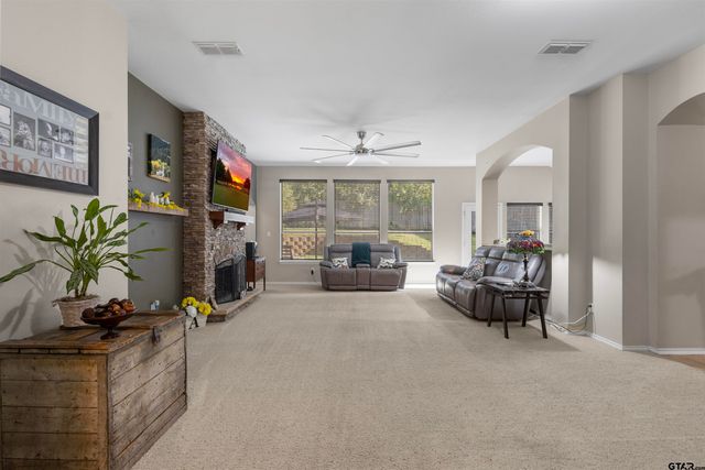 621 Winding Brook Lane, Tyler, TX 75703