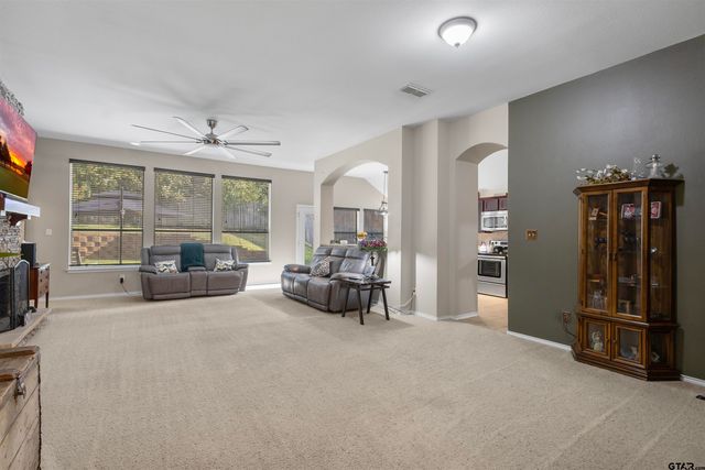 621 Winding Brook Lane, Tyler, TX 75703