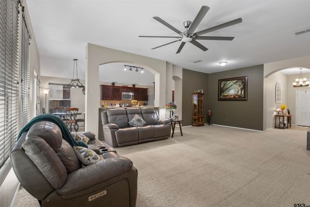 621 Winding Brook Lane, Tyler, TX 75703