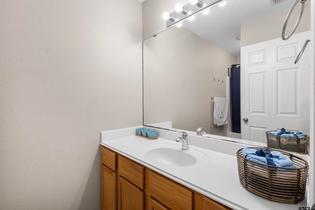 621 Winding Brook Lane, Tyler, TX 75703