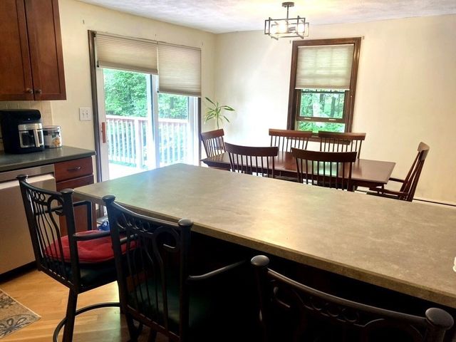 10 Warwick Rd, Walpole, MA 02071