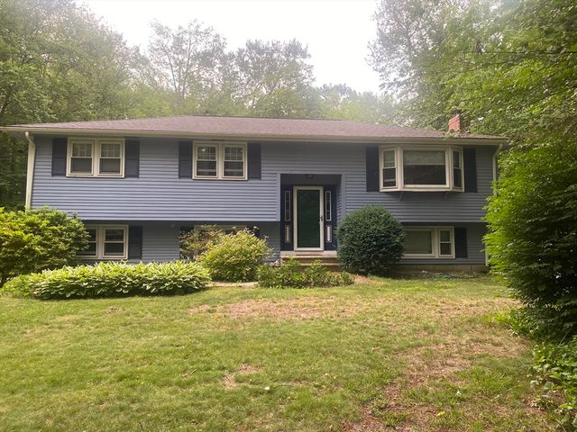 10 Warwick Rd, Walpole, MA 02071