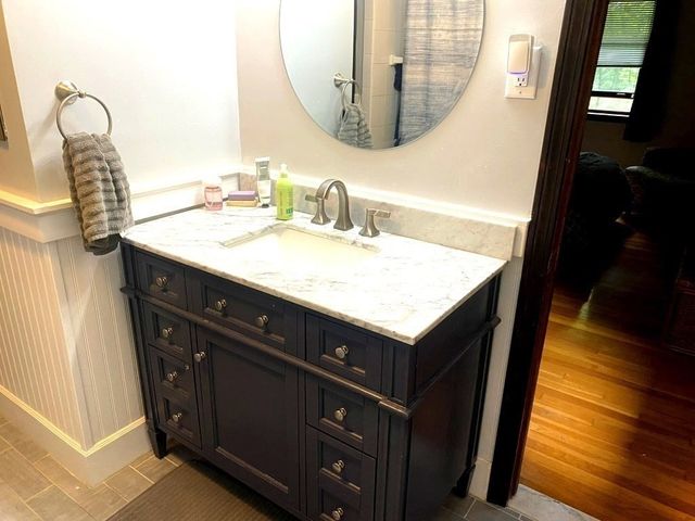 10 Warwick Rd, Walpole, MA 02071