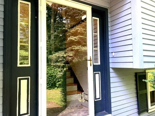 10 Warwick Rd, Walpole, MA 02071