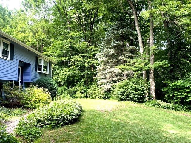 10 Warwick Rd, Walpole, MA 02071