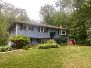 10 Warwick Rd, Walpole, MA 02071
