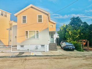 6 Swift Ter, Boston, MA 02128