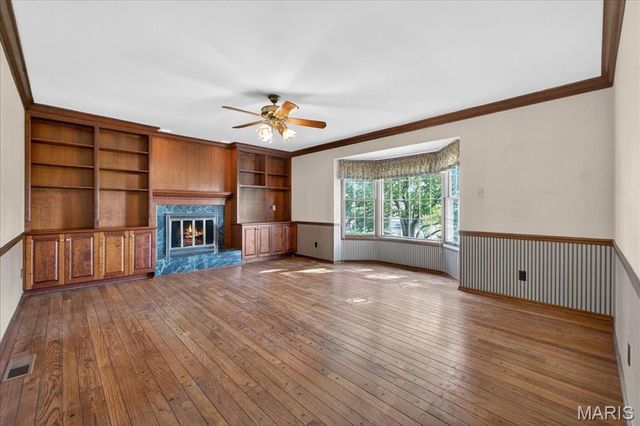 9448 Firebush Drive, St Louis, MO 63126