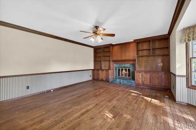 9448 Firebush Drive, St Louis, MO 63126