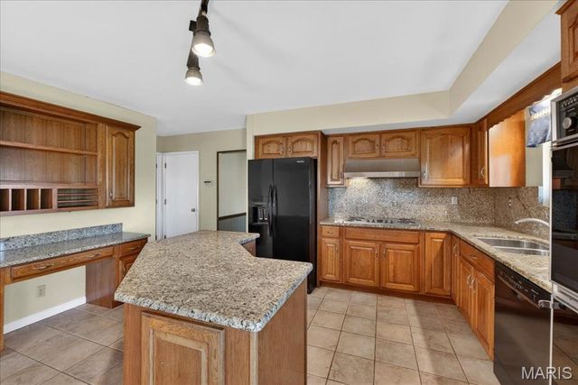 9448 Firebush Drive, St Louis, MO 63126