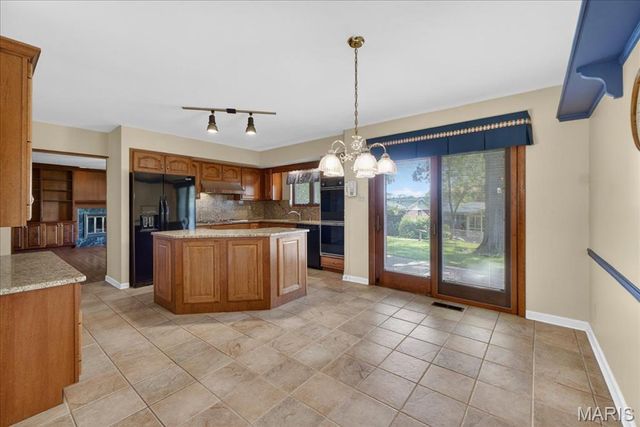 9448 Firebush Drive, St Louis, MO 63126