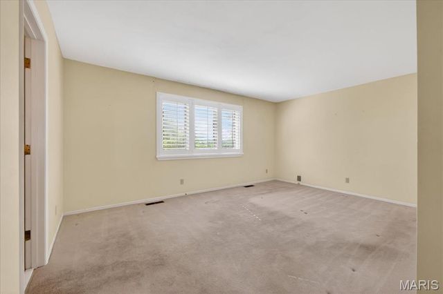 9448 Firebush Drive, St Louis, MO 63126