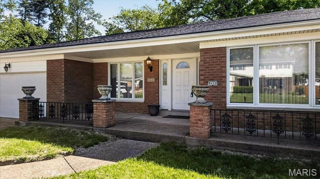 9448 Firebush Drive, St Louis, MO 63126