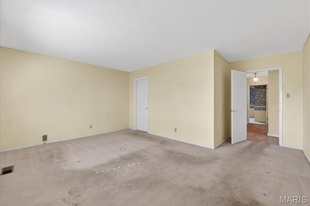 9448 Firebush Drive, St Louis, MO 63126