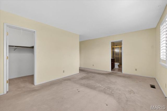 9448 Firebush Drive, St Louis, MO 63126