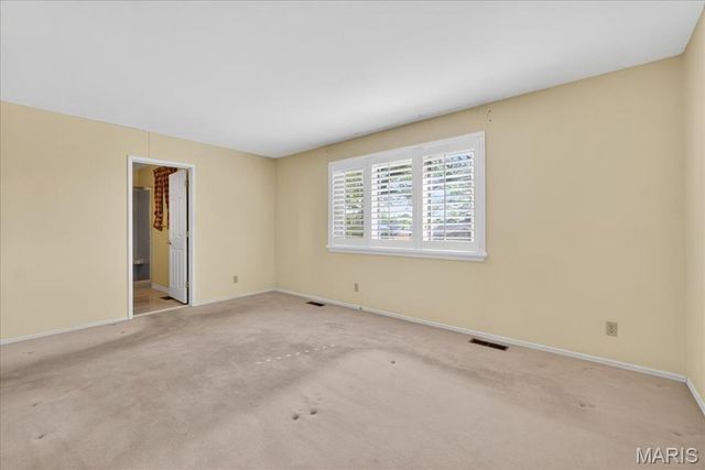 9448 Firebush Drive, St Louis, MO 63126