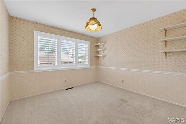 9448 Firebush Drive, St Louis, MO 63126