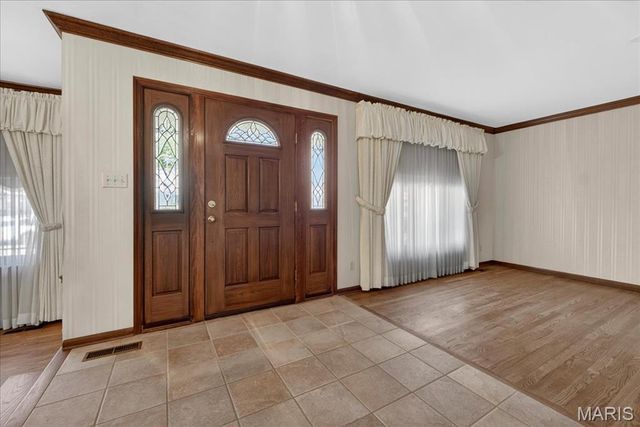 9448 Firebush Drive, St Louis, MO 63126
