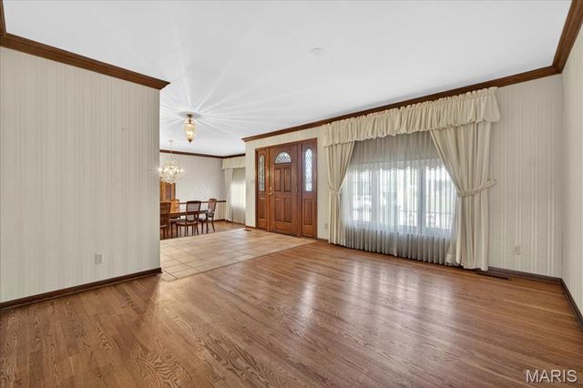 9448 Firebush Drive, St Louis, MO 63126