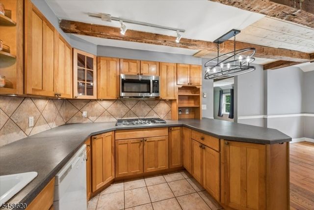 21 Hickory Run Rd, Lebanon Twp., NJ 07830