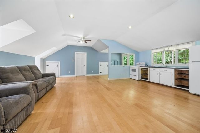 21 Hickory Run Rd, Lebanon Twp., NJ 07830
