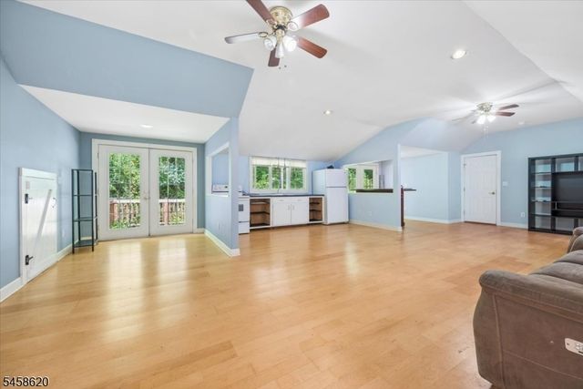 21 Hickory Run Rd, Lebanon Twp., NJ 07830