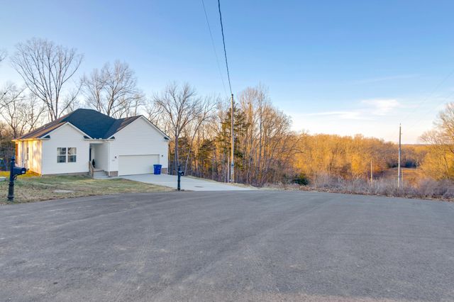 337 Hilltop Dr, Shelbyville, TN 37160