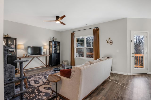 337 Hilltop Dr, Shelbyville, TN 37160