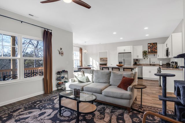 337 Hilltop Dr, Shelbyville, TN 37160