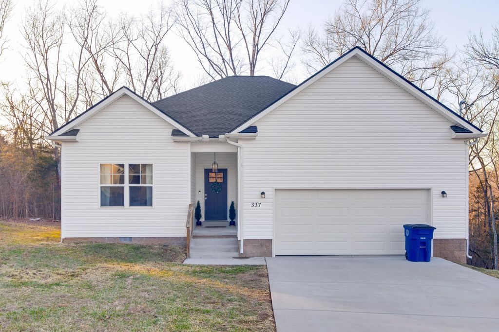 337 Hilltop Dr, Shelbyville, TN 37160