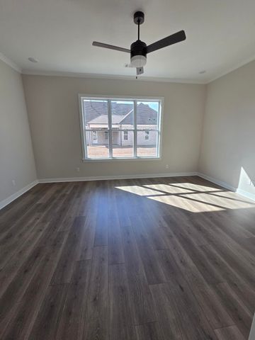 170 HAZEL CREST DR E, Oakland, TN 38060
