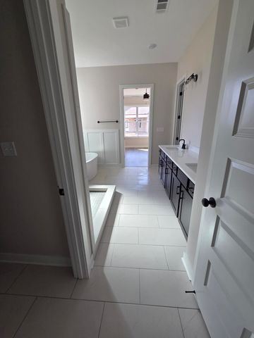170 HAZEL CREST DR E, Oakland, TN 38060