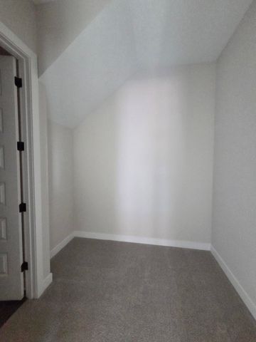170 HAZEL CREST DR E, Oakland, TN 38060