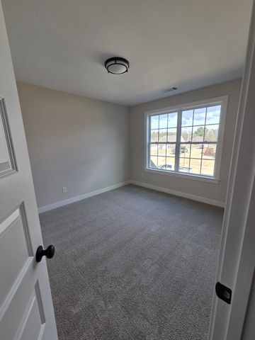 170 HAZEL CREST DR E, Oakland, TN 38060