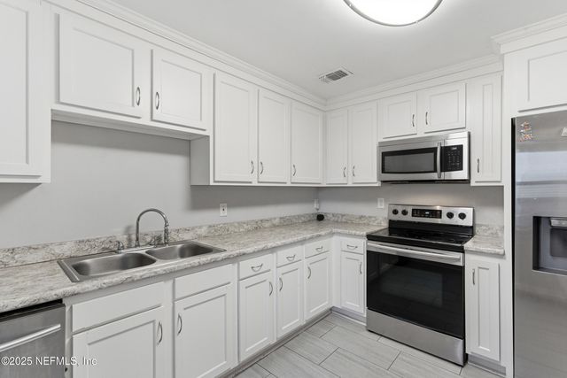 6543 AIRES Road, Jacksonville, FL 32244