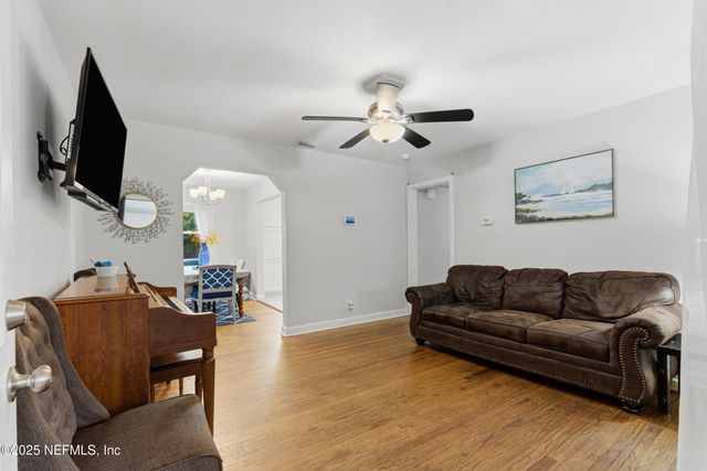 6543 AIRES Road, Jacksonville, FL 32244