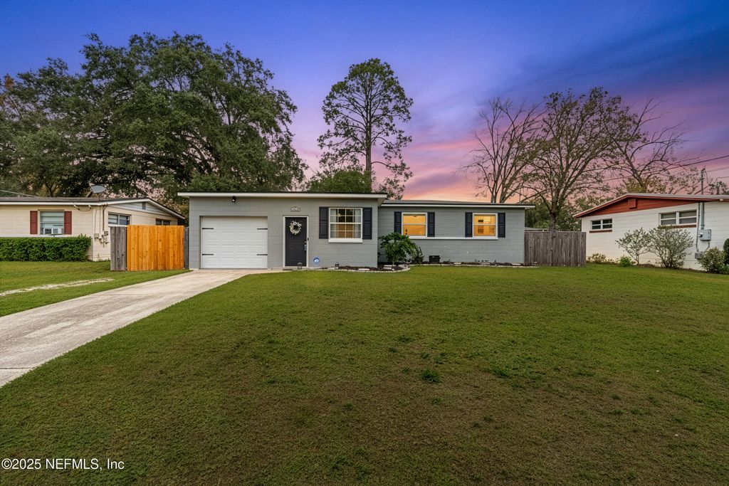 6543 AIRES Road, Jacksonville, FL 32244