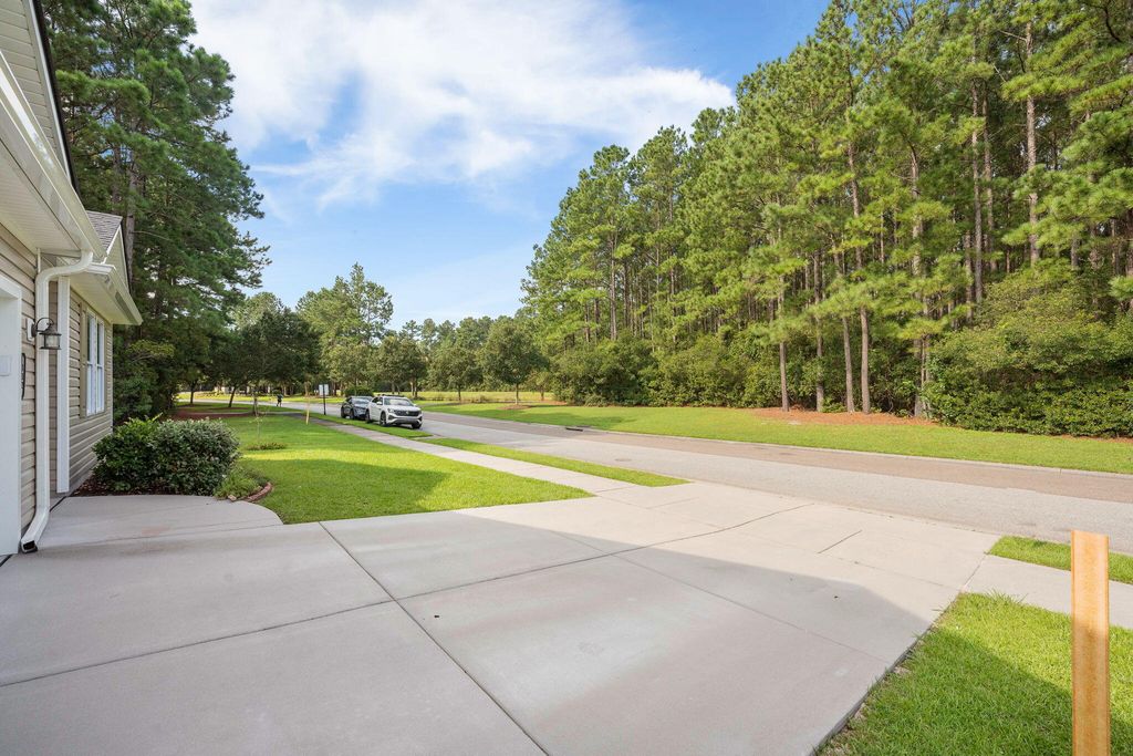 Image 20 of property listing at 112 Shadybrook Drive, Summerville, SC 29486