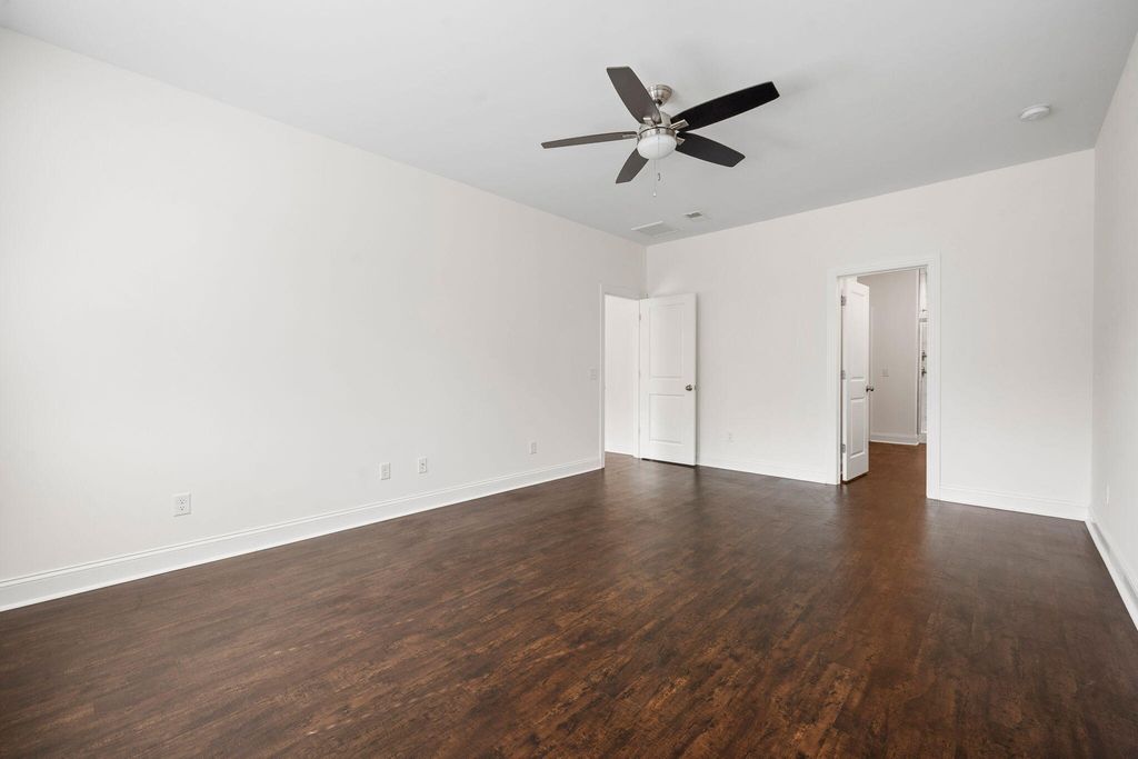 Image 9 of property listing at 112 Shadybrook Drive, Summerville, SC 29486