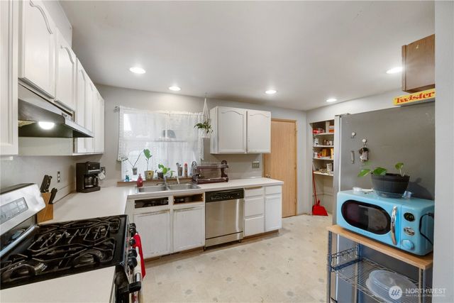 308 Longmire Street NW, Yelm, WA 98597