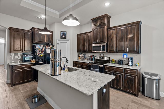 209 Rees Avenue, Godley, TX 76044