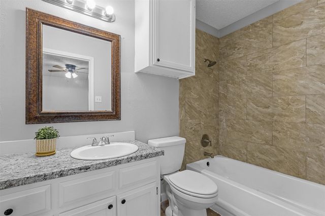 100 & 102 Oakwood Lane, Kennedale, TX 76060