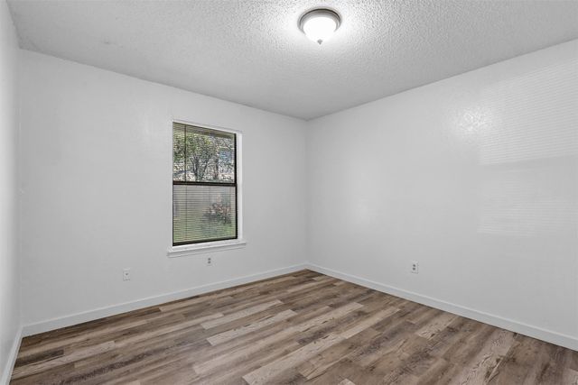 100 & 102 Oakwood Lane, Kennedale, TX 76060